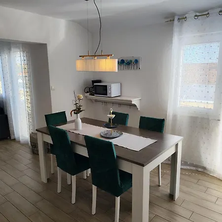 Aurora Apartment *