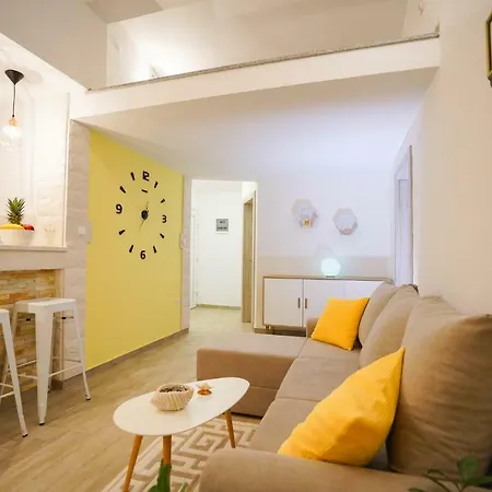 Aurora Apartment