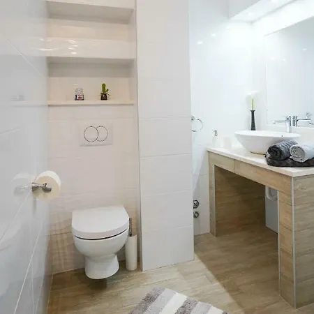 Aurora Apartment *