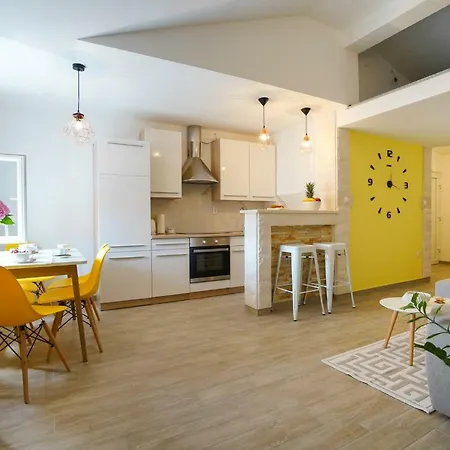Apartment Aurora