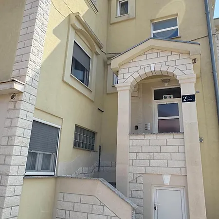 Aurora Apartment